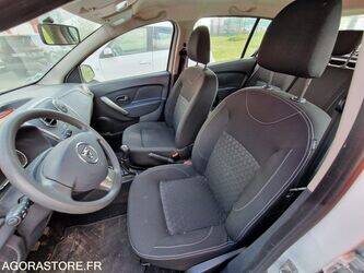 2016-dacia-sandero-1445021-46749134