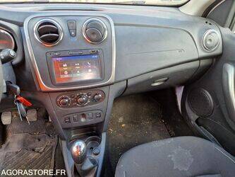 2016-dacia-sandero-1445021-46749135