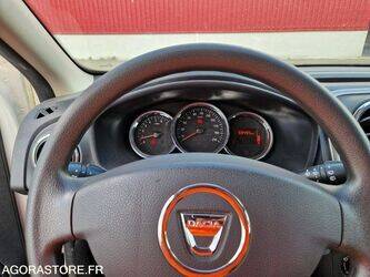 2016-dacia-sandero-1445021-46749136