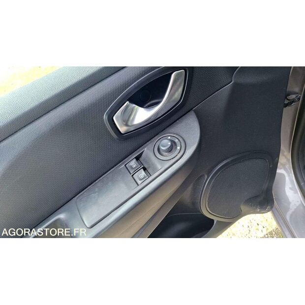 2016 Renault Clio-46749152