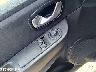 2016-renault-clio-1445022-46749152