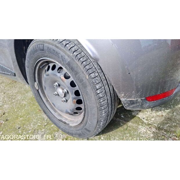 2016 Renault Clio-46749163