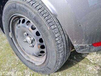 2016-renault-clio-1445022-46749163