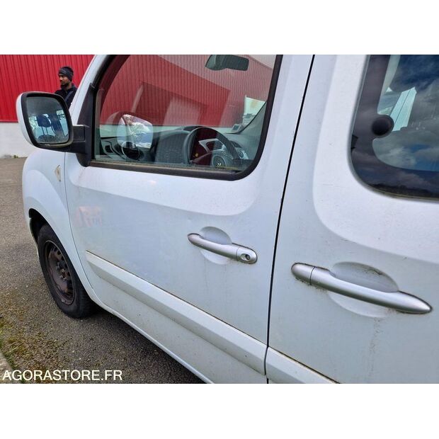 2011 رينو Kangoo-46749219