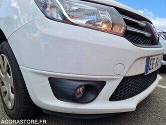 2016-dacia-sandero-1445027-46749235