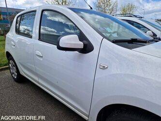 2016-dacia-sandero-1445027-46749238