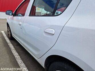 2016-dacia-sandero-1445027-46749246