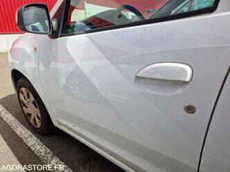 2016-dacia-sandero-1445027-46749247