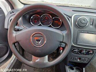 2016-dacia-sandero-1445027-46749253