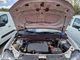 2016-dacia-sandero-1445027-46749254