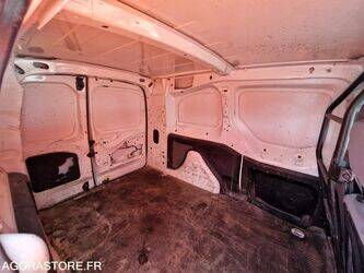 2016-peugeot-partner-1445028-46749268