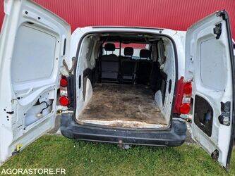 2016-peugeot-partner-1445028-46749272