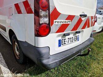 2016-peugeot-partner-1445028-46749277