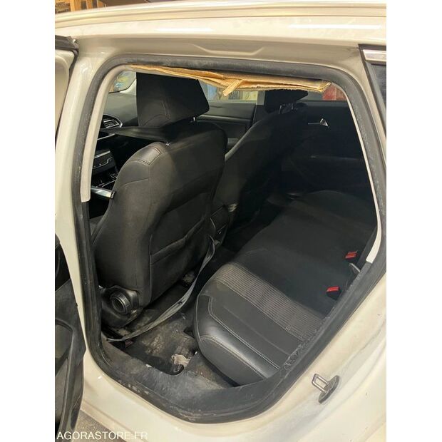 2020 بيجو 308-46749307