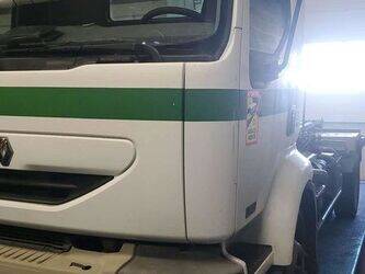 Image for TRUCKS 2002 Renault Midlum