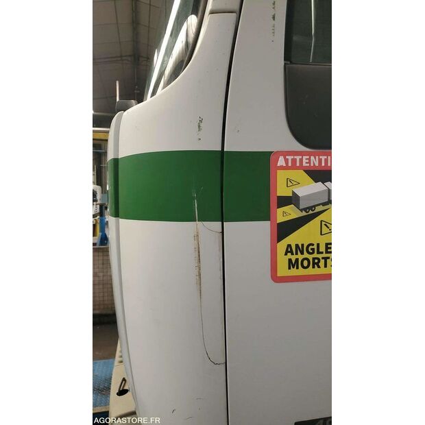 2002 Renault Midlum-46749320