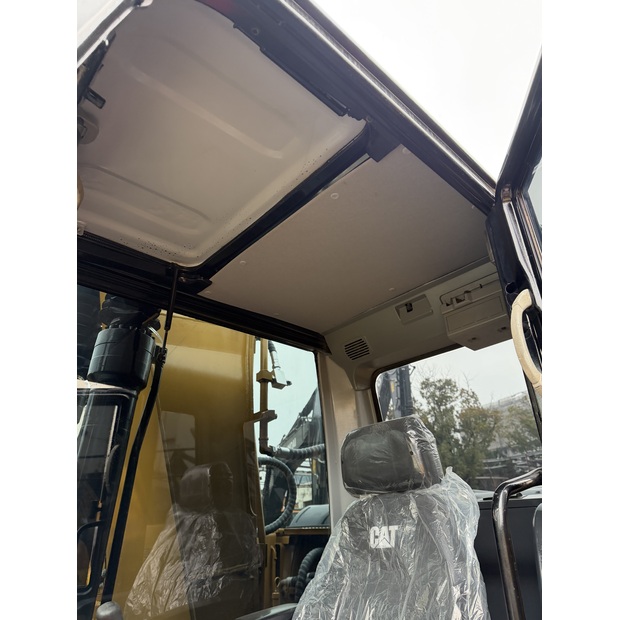 2024 Caterpillar 323DL-46749476