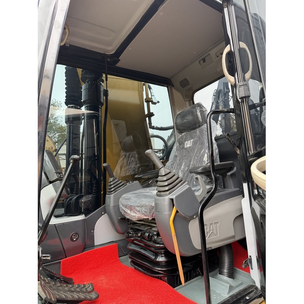 2024 Caterpillar 323DL-46749477