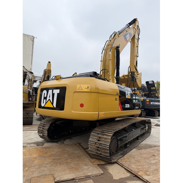 2024 Caterpillar 323DL-46749479