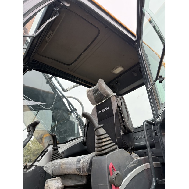 2024 هيونداي 330LC-9S-46749501