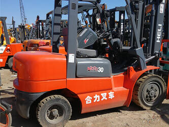 صورة ل رافعات شوكية 2023 هيلي FD30