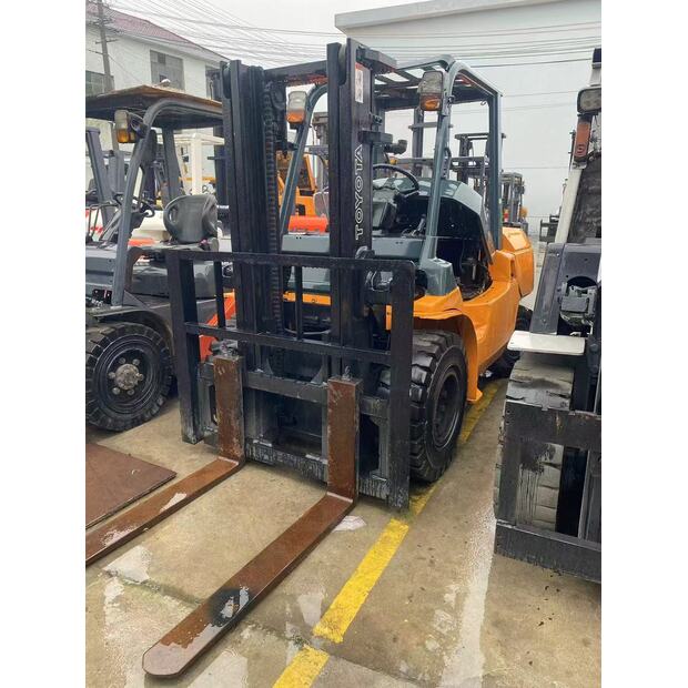 2022 Toyota FD50-46751090