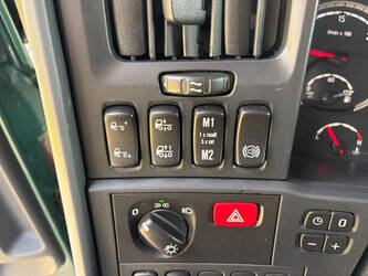 2015-scania-r450-1445079-46751457