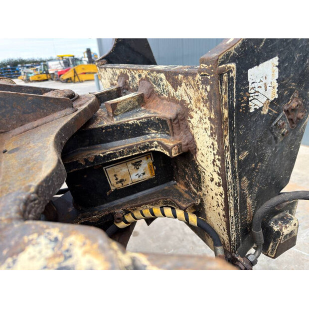 2019 كاتربيلر CW40-46752675