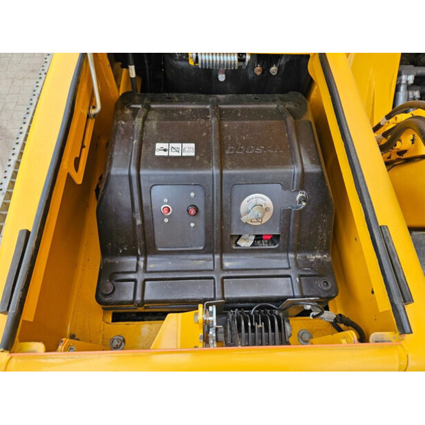 2016 Doosan DX235NLC-5-46753607