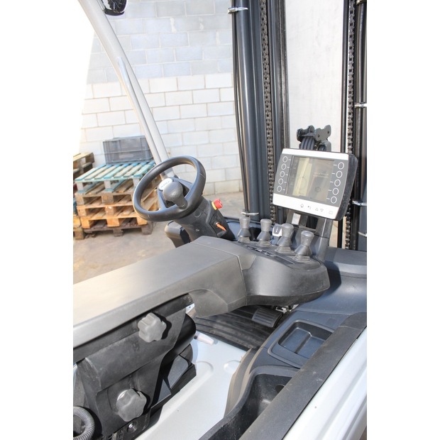 2021 Still RX20-20P-46761290