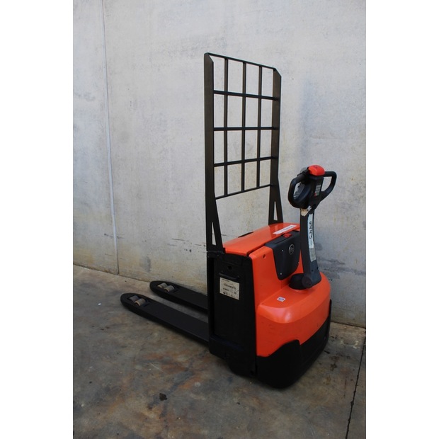 2017 BT LWE 200-46761375