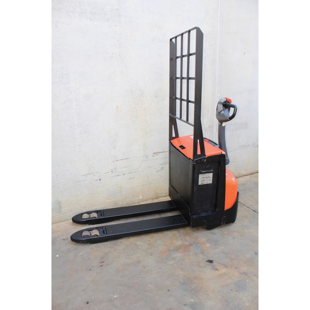 2017 BT LWE 200-46761376