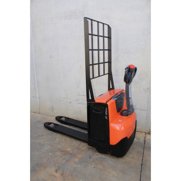 2017 BT LWE 200-46761388