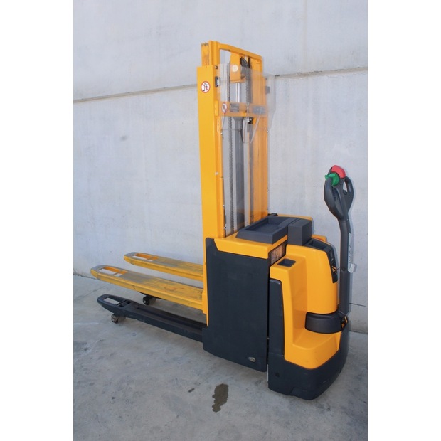 2014 جنجهينريتش EJD 220 256 ZT-46761491