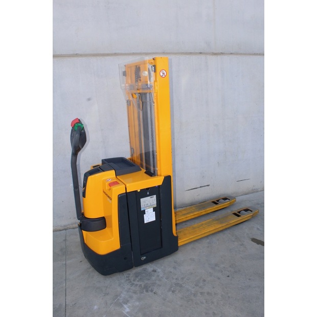 2014 جنجهينريتش EJD 220 256 ZT-46761495