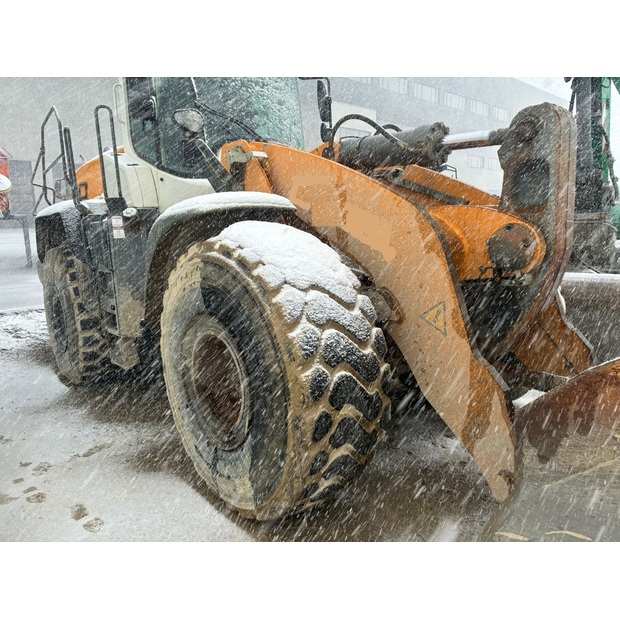 2018 ليبهير L580 X-Power-46761659