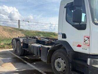 2010-renault-premium-1445394-46767741