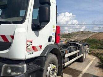 2010-renault-premium-1445394-46767743