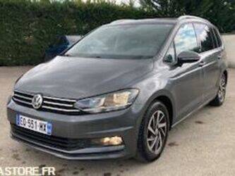 2017-volkswagen-touran-46767904