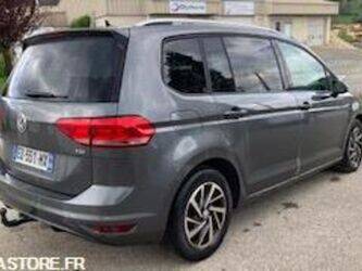 2017-volkswagen-touran-46767906