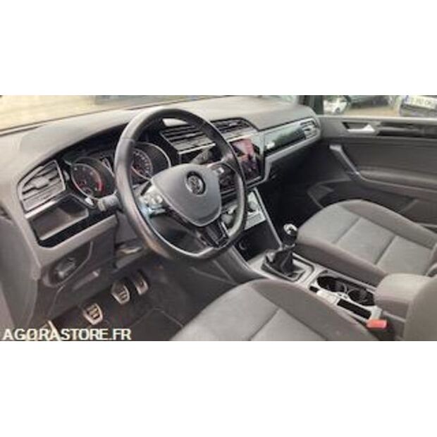 2017 Volkswagen TOURAN-46767911