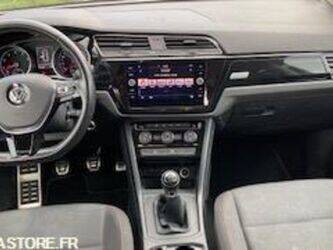 2017-volkswagen-touran-46767913