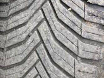 2017-volkswagen-touran-46767927