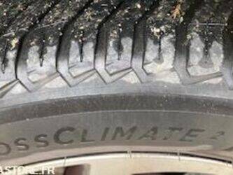 2017-volkswagen-touran-46767928