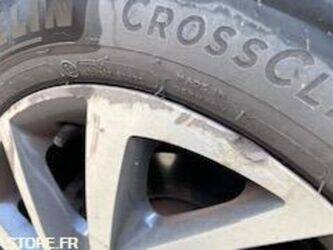 2017-volkswagen-touran-46767932