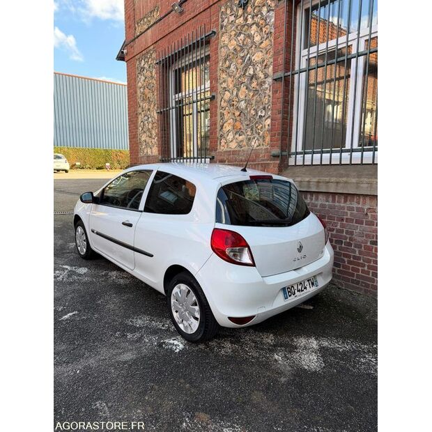 2011 Renault Clio-46768073