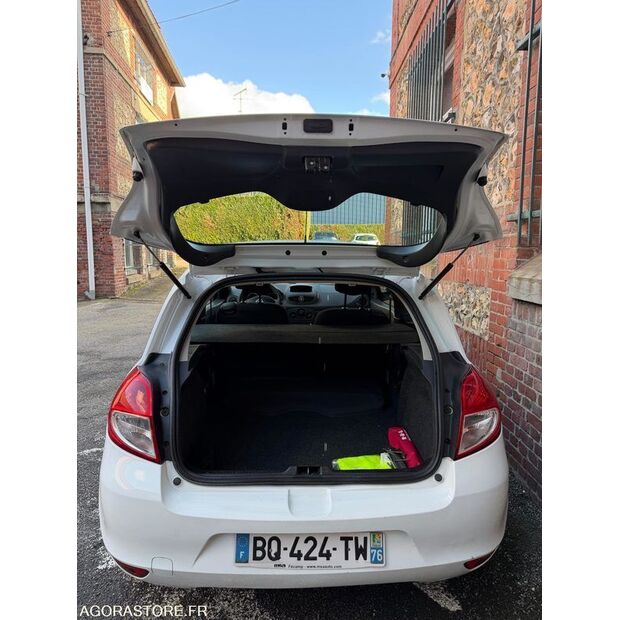 2011 Renault Clio-46768076