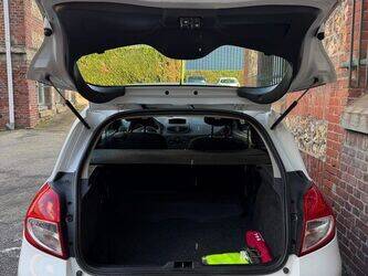 2011-renault-clio-1445405-46768076