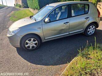 صورة ل سيارات 2010 داسيا SANDERO