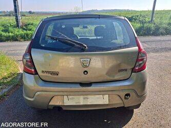 2010-dacia-sandero-1445409-46768164